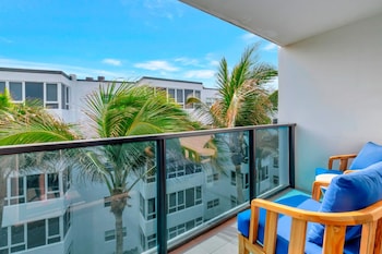 Standard Room, 2 Queen Beds, Garden View (Two Queen Beds with Balcony Garden Vi)