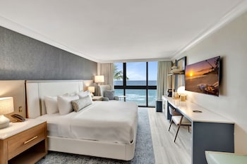 Deluxe Room, 1 King Bed, Ocean View (King Oceanfront)
