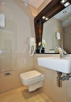 Basic Double Room