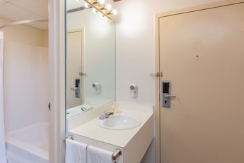 2 Double Beds - Non-Smoking