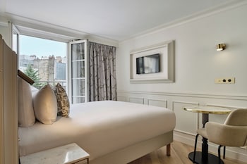 Classic Double Room, Balcony, Moulin Rouge view