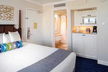 Room, 2 Queen Beds, Balcony (Tropical View)