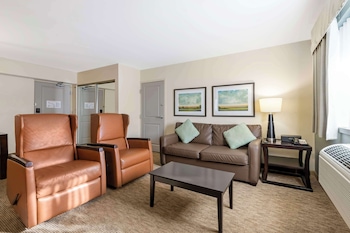 Suite, 1 King Bed, Microwave