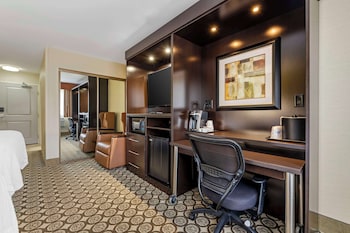Standard Room, 1 Queen Bed, Refrigerator & Microwave
