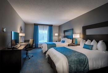 Suite, 2 Queen Beds, Kitchen