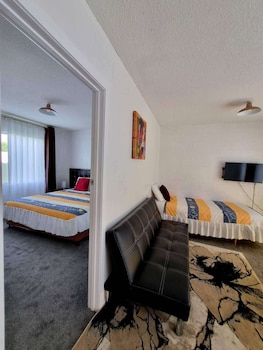 Standard Suite, 1 Bedroom, Non Smoking, Kitchen
