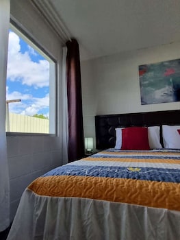 Standard Suite, 1 Bedroom, Non Smoking, Kitchen