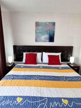 Standard Suite, 1 Bedroom, Non Smoking, Kitchen