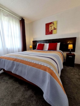 Standard Suite, 1 Bedroom, Non Smoking, Kitchen