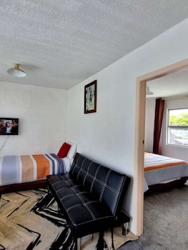 Standard Suite, 1 Bedroom, Non Smoking, Kitchen