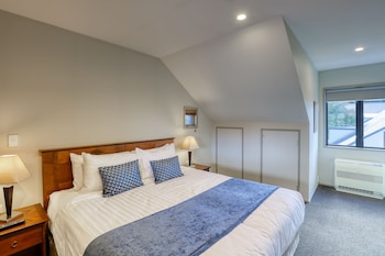 Two Bedroom Apartment with Balcony