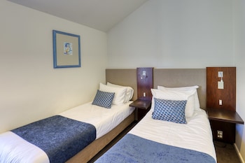 Two Bedroom Apartment with Courtyard