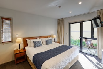One Bedroom Apartment with Courtyard
