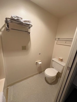 Suite, 1 Queen Bed, Non Smoking (Swift Current)