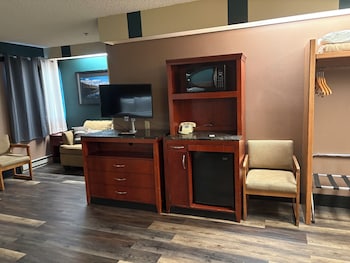 Suite, 1 Queen Bed, Non Smoking (Mt. Grinnell)