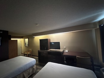 Suite, 2 Queen Beds, Non Smoking