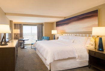 Junior Suite, 1 King Bed with Sofa bed