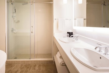 Suite, 1 King Bed with Sofa bed