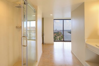Executive Suite, 1 Bedroom, Bay View
