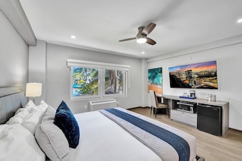 Partial Ocean View Room with King Bed