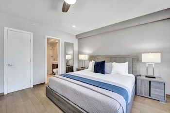 Partial Ocean View Room with King Bed