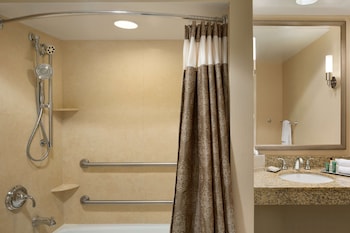Deluxe Room, 1 King Bed, Accessible, Bathtub (Mobility)