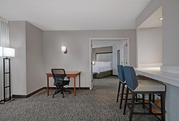 Suite, 1 King Bed, Non Smoking