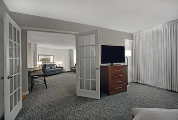 Suite, 1 King Bed, Non Smoking