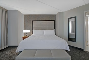 Suite, 1 King Bed, Non Smoking