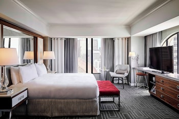 Studio Suite, 1 King Bed with Sofa bed