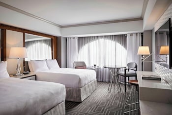 Room, 2 Queen Beds, City View