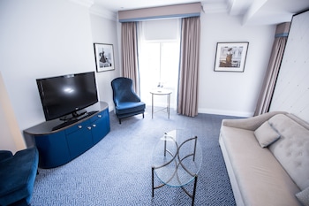 Executive Suite, 1 King Bed (Lounge Access)