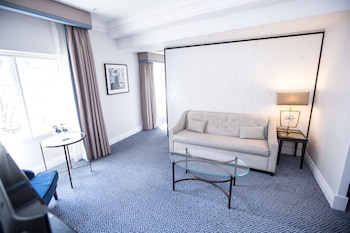 Executive Suite, 1 King Bed (Lounge Access)