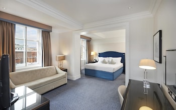 Family Suite, 1 King Bed (Wonderland)