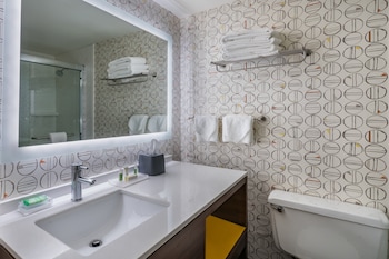 Standard Room, 2 Queen Beds, Accessible