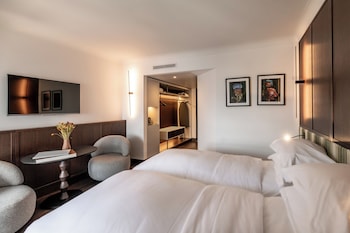 Deluxe Room, 2 Twin Beds, Garden View