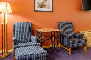 Suite, 1 Queen Bed, Non Smoking