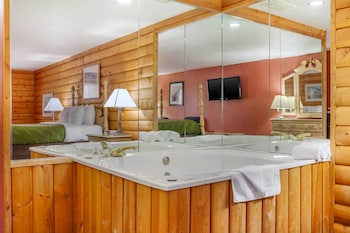 Suite, 1 Queen Bed, Non Smoking