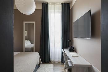 Smart Double Room (French Matrimonial Bed)
