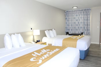 Room, 2 Queen Beds, Non Smoking