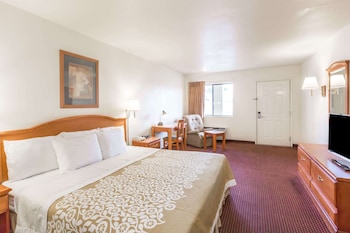 Room, 1 King Bed, Non Smoking