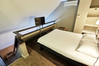 Duplex, Multiple Beds, Balcony, Mezzanine