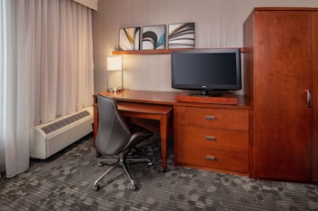Room, 2 Queen Beds, Accessible (Mobility Tub)