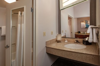 Room, 2 Queen Beds, Accessible (Mobility Tub)