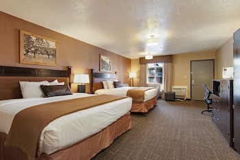 Standard Room, Multiple Beds, Non Smoking, Refrigerator & Microwave