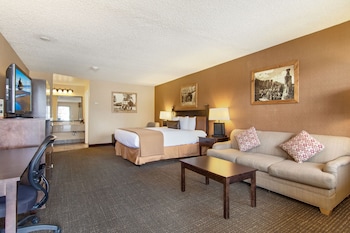 Standard Room, 1 King Bed, Non Smoking, Refrigerator & Microwave