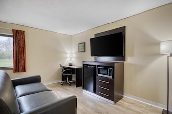 Standard Room, 2 Queen Beds, Non Smoking (Larger Room;with Sofabed)