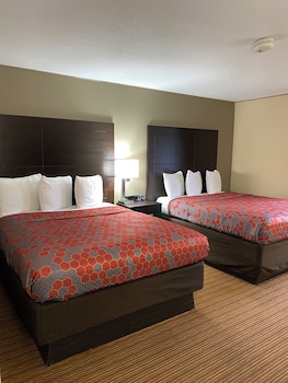 Standard Room, 2 Queen Beds, Non Smoking (Larger Room;with Sofabed)