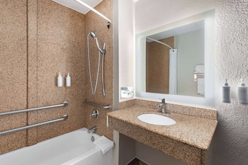 Standard Room, 1 King Bed, Accessible