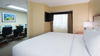 Suite, 1 King Bed, Non Smoking